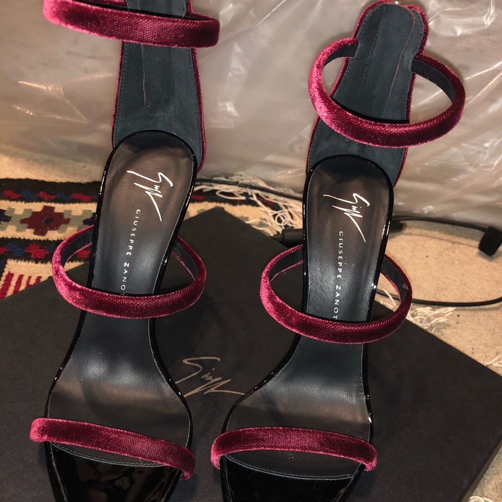 Stilettos heels